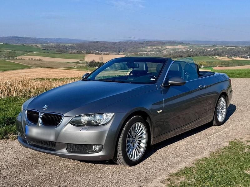 Gebraucht BMW 320 Cabriolet 170 PS (125 kW) 2010 Grau Cabrio