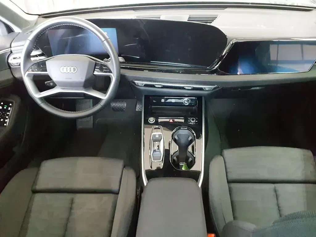 Gebraucht Audi A6 Sport 204 PS (150 kW) 2025 Chronosgrau metallic Limousine