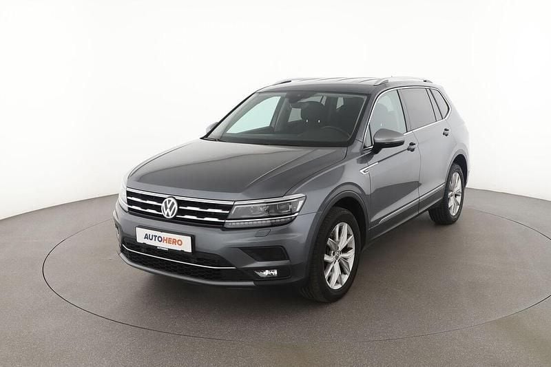 Grau Gebraucht 2018 VW Tiguan Allspace Highline SUV | 25.610 € (Fairer Preis) - Bild 1/3
