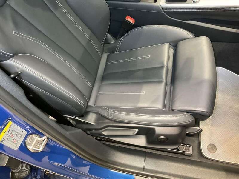 Blau Gebraucht 2023 Audi A4 Limousine | 35.000 € (Fairer Preis) - Bild 1/4