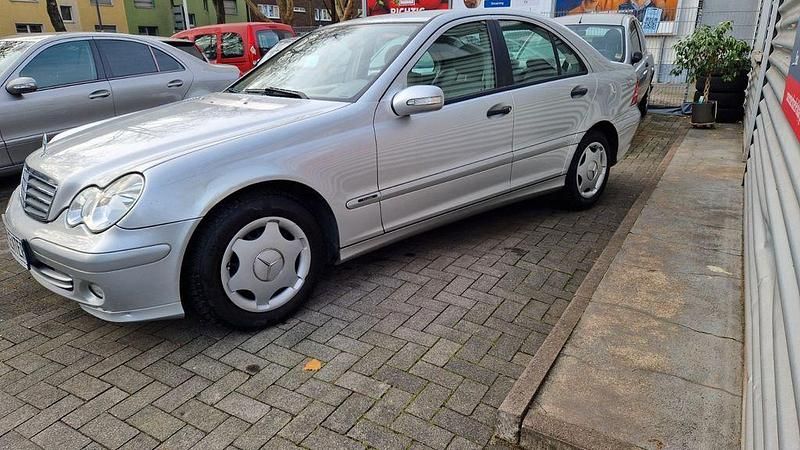 Gebraucht Mercedes C180 143 PS (105 kW) 2005 Silber Limousine