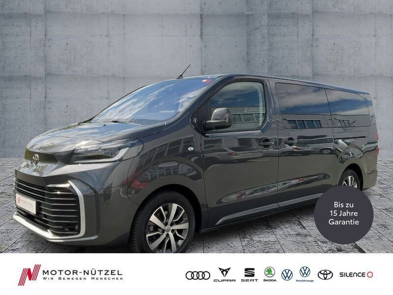 Grau Gebraucht 2024 Toyota Proace Verso Team Kombi | 41.960 € (Fairer Preis) - Bild 1/4
