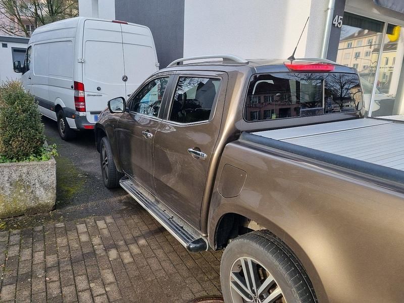 Gebraucht Mercedes X250 190 PS (139 kW) 2017 Braun Pickup