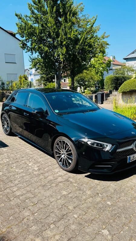 Schwarz Gebraucht 2019 Mercedes A220 AMG Kleinwagen | 29.650 € (Etwas zu teuer) - Bild 1/4