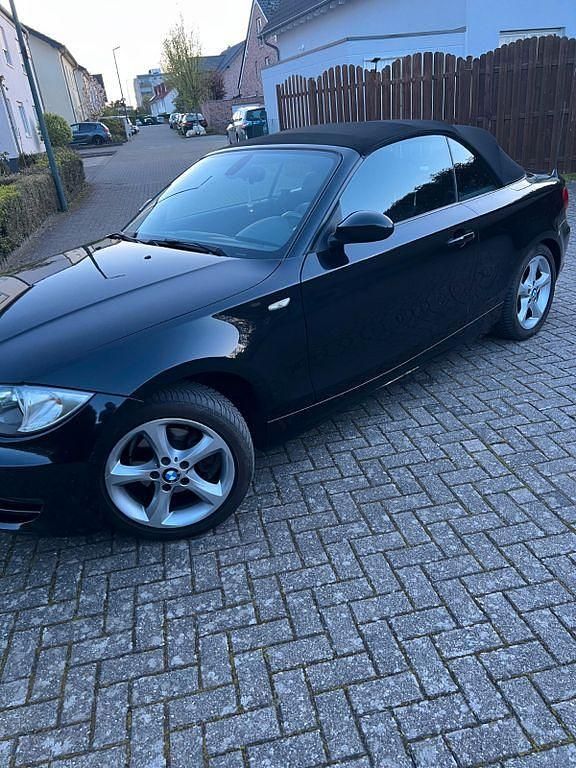 Gebraucht BMW 118 Cabriolet 143 PS (105 kW) 2008 Schwarz Cabrio