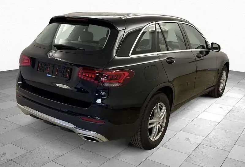 Gebraucht Mercedes GLC200 197 PS (144 kW) 2021 Schwarz/baltic black SUV