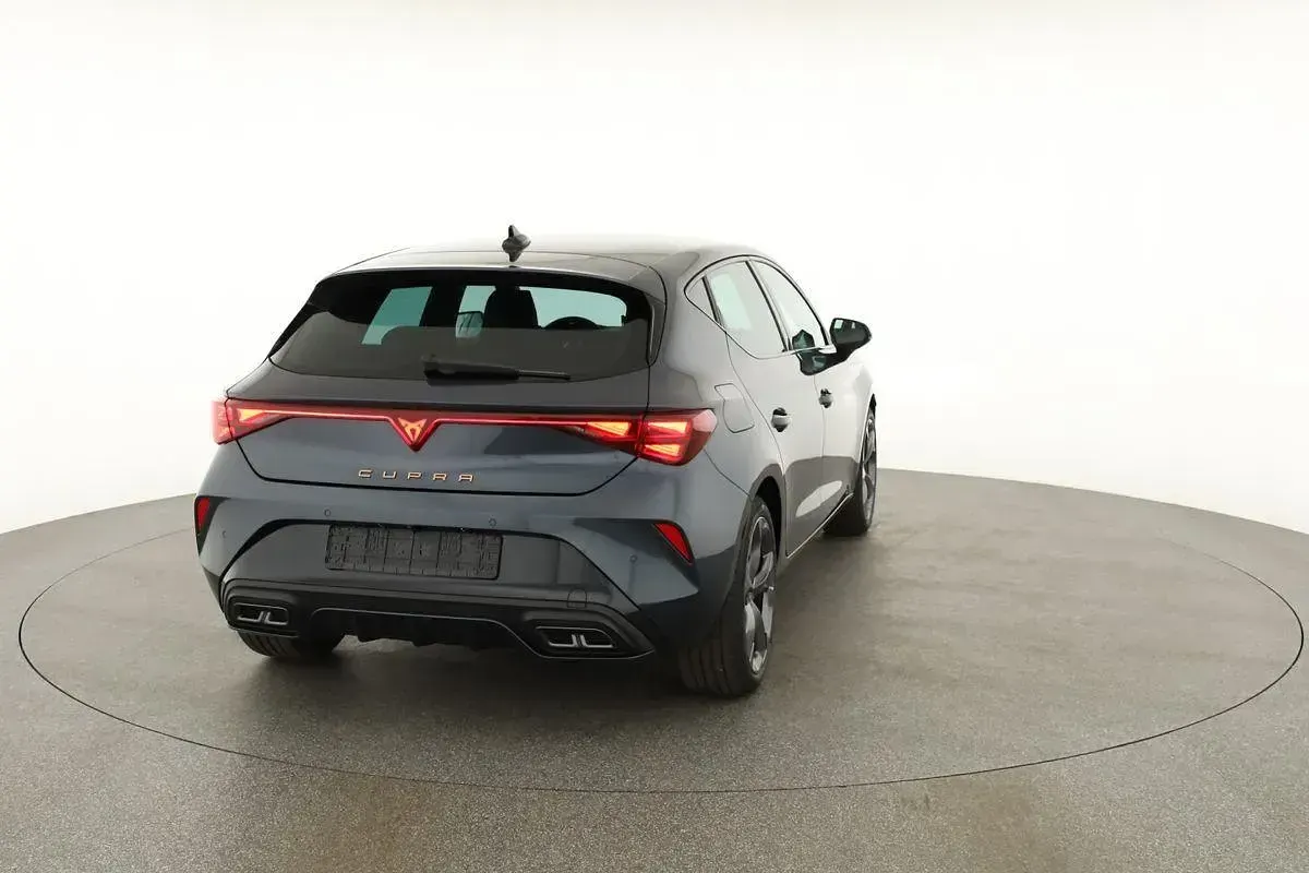 Nowe Cupra Leon 150 KM (110 kW) 2026 Szary
