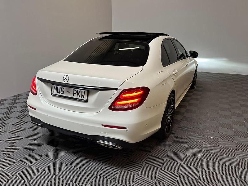 Gebraucht Mercedes E220 AMG 194 PS (142 kW) 2018 Weiß Limousine