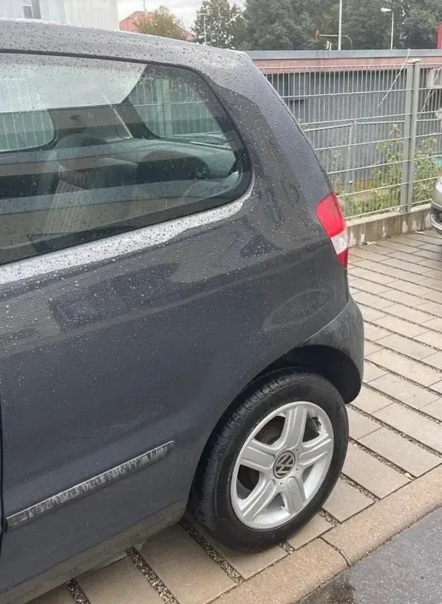 Gebraucht VW Fox 54 PS (39 kW) 2006 Grau Kleinwagen
