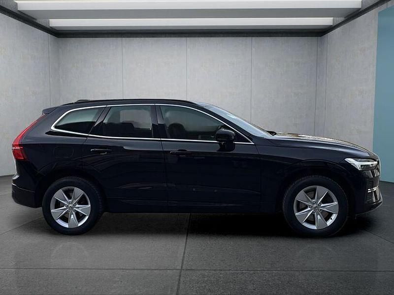 Gebraucht Volvo XC60 Momentum 197 PS (144 kW) 2022 Schwarz SUV
