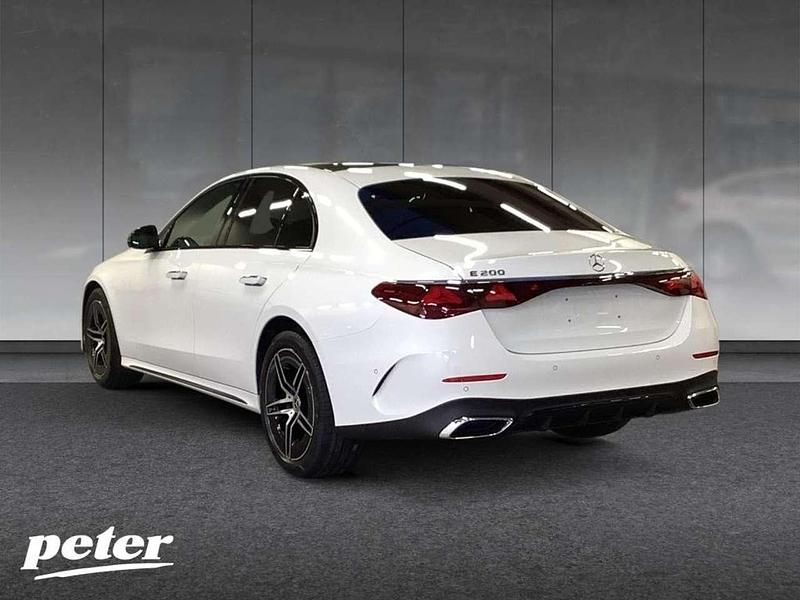 Gebraucht Mercedes E200 AMG 204 PS (150 kW) 2025 Polarweiß Limousine