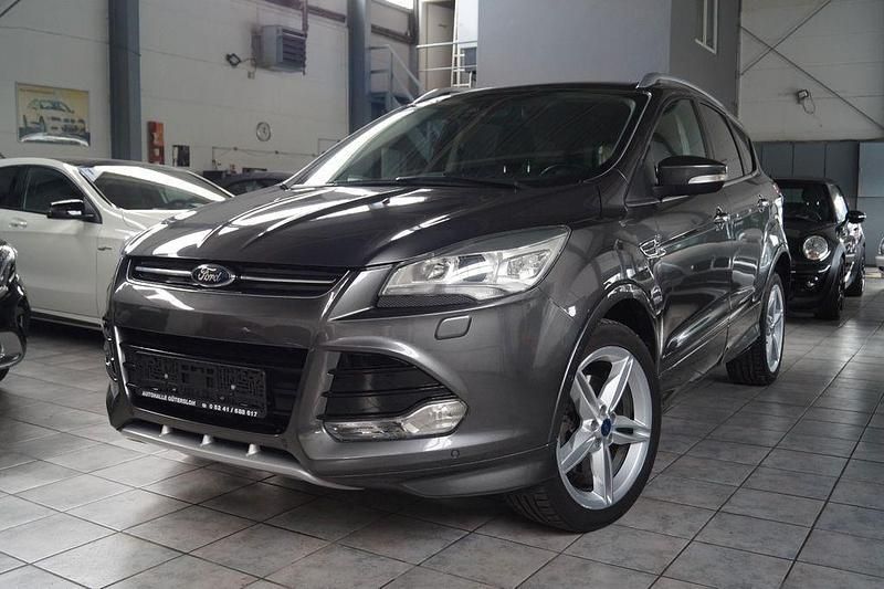 Grau Gebraucht 2015 Ford Kuga Individual SUV | 9.890 € (Guter Preis) - Bild 1/4
