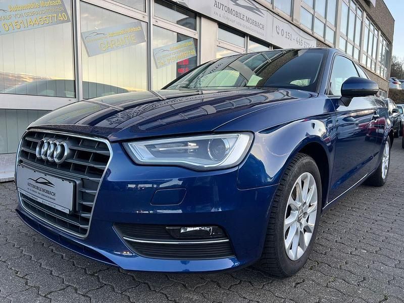 Gebraucht Audi A3 Attraction 122 PS (89 kW) 2013 Blau Limousine