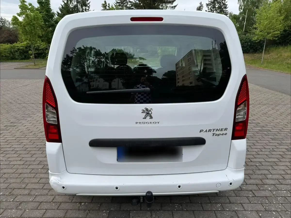 Gebraucht Peugeot Partner Tepee Active 98 PS (72 kW) 2016 Weiß Van / Kleinbus