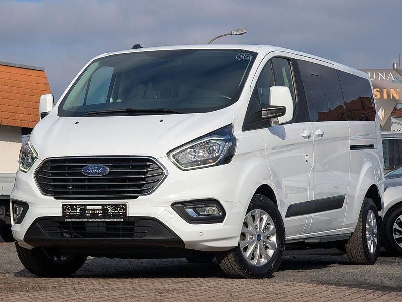 Gebraucht Ford Tourneo 131 PS (96 kW) 2020 Frostweiß Van / Kleinbus