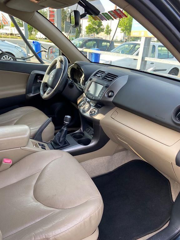 Gebraucht Toyota RAV4 Executive 177 PS (130 kW) 2010 Schwarz SUV