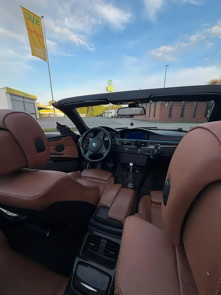 Gebraucht BMW 320 Cabriolet 177 PS (130 kW) 2009 Schwarz Cabrio
