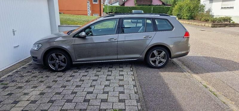 Gebraucht 2016 VW Golf VII Trendline Kombi | 9.350 € (Etwas zu teuer) - Bild 1/4