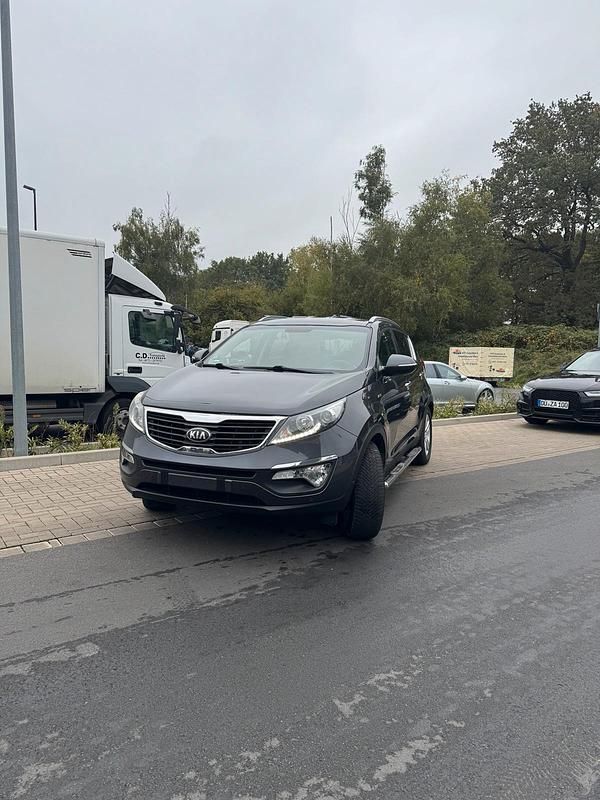 Grau Gebraucht 2014 Kia Sportage SUV | 10.699 € (Guter Preis) - Bild 1/4