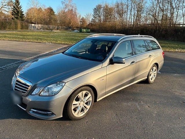 Grau Gebraucht 2012 Mercedes E200 Avantgarde Kombi | 10.500 € (Guter Preis) - Bild 1/4