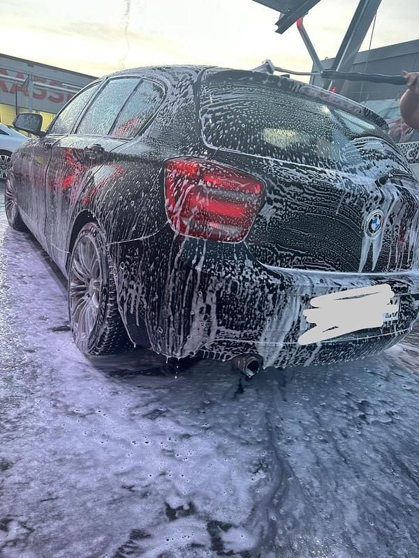 Gebraucht BMW 116 116 PS (85 kW) 2013 Schwarz Kleinwagen