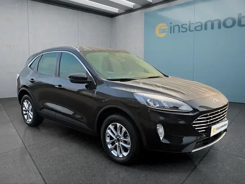 Używany Ford Kuga 224 KM (164 kW) 2022 Czarny SUV