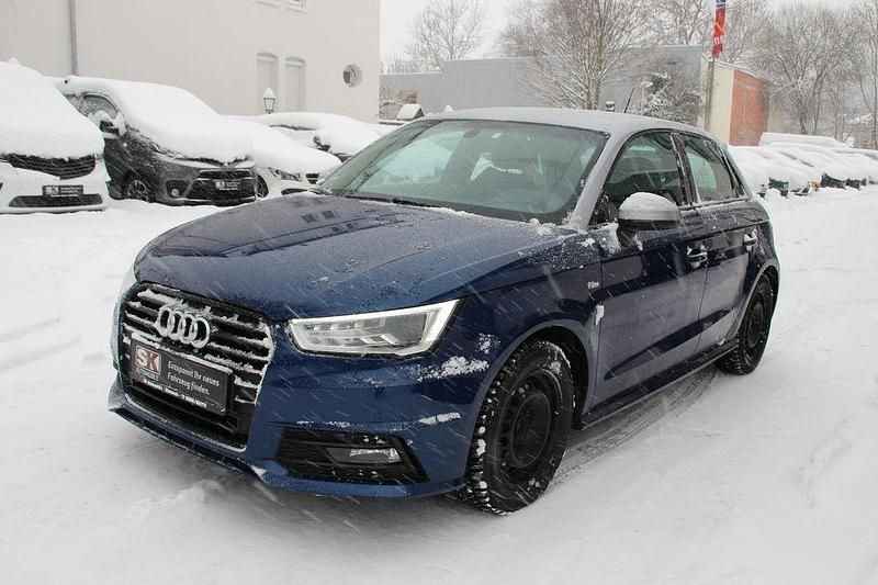 Blau Gebraucht 2016 Audi A1 Sportback S-Line Kleinwagen | 15.900 € (Fairer Preis) - Bild 1/4
