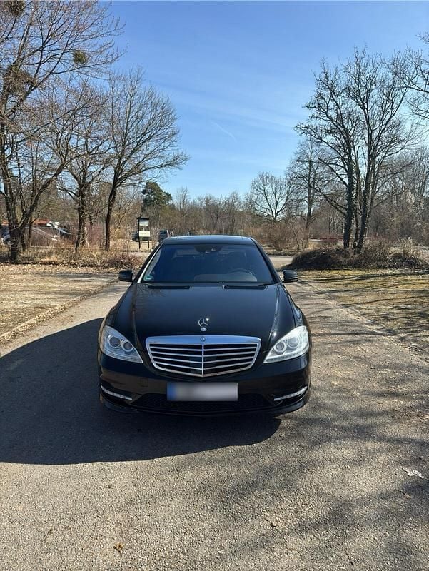 Gebraucht Mercedes S500 387 PS (284 kW) 2009 Schwarz Limousine