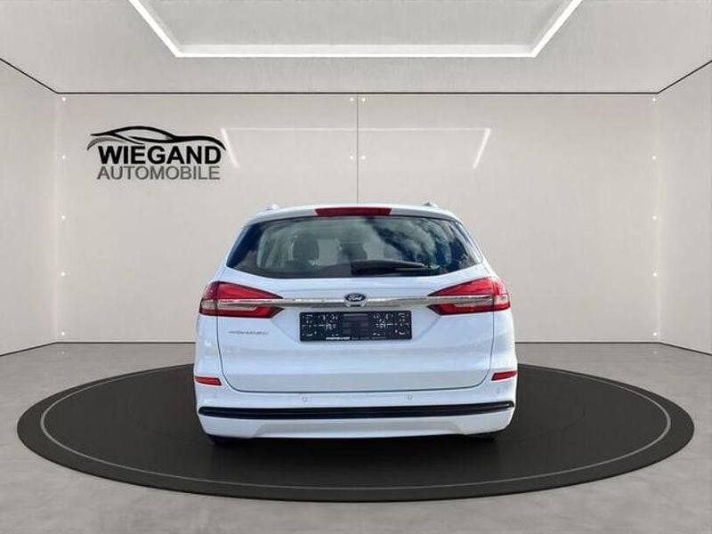 Gebraucht Ford Mondeo 165 PS (121 kW) 2020 Frozen white Kombi