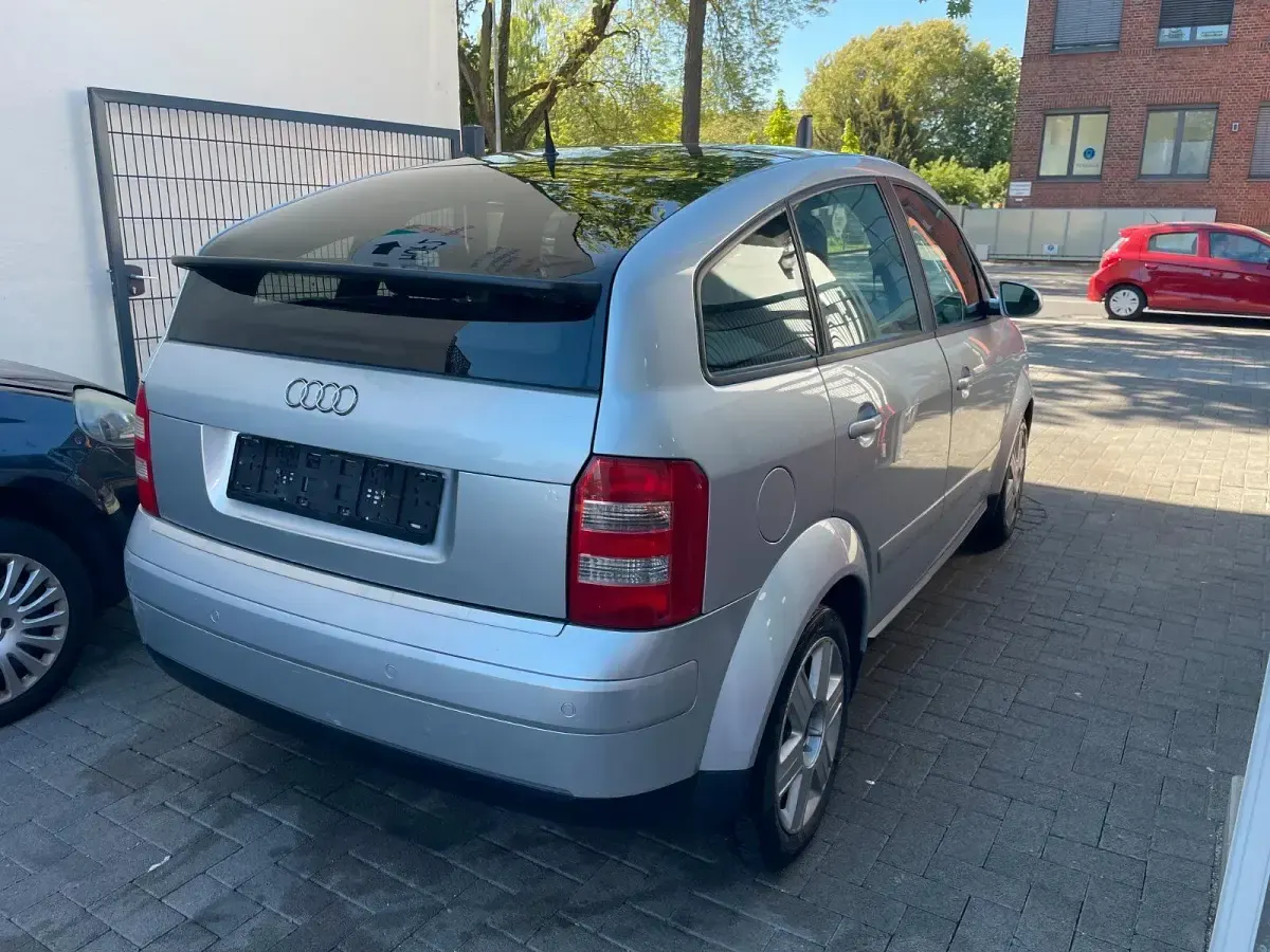 Second-hand Audi A2 75 CP (55 kW) 2001 Argintiu Hatchback