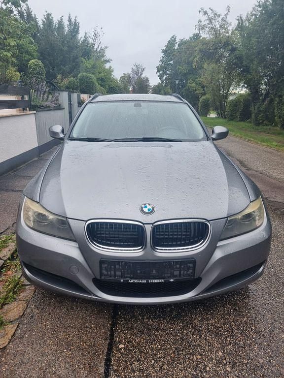 Grau Gebraucht 2010 BMW 318 Kombi | 4.000 € (Guter Preis) - Bild 1/4