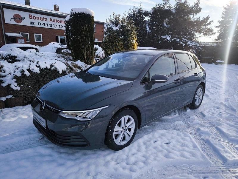 Dolphin gray metallic Gebraucht 2020 VW Golf Life Limousine | 20.480 € (Fairer Preis) - Bild 1/4