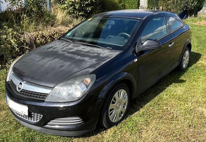 Schwarz Gebraucht 2009 Opel Astra GTC Limousine | 1.800 € (Superpreis) - Bild 1/4