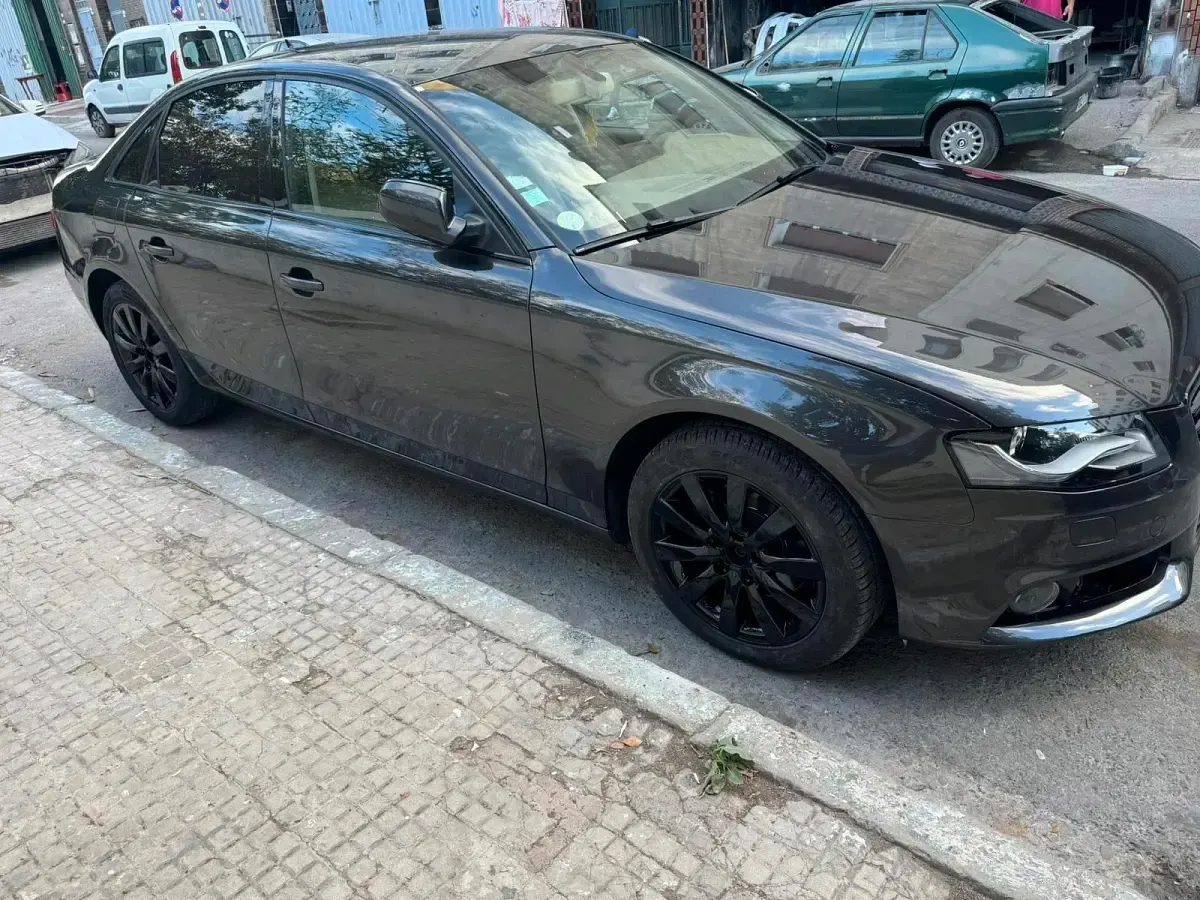 Gebraucht Audi A4 150 PS (110 kW) 2012 Schwarz Limousine