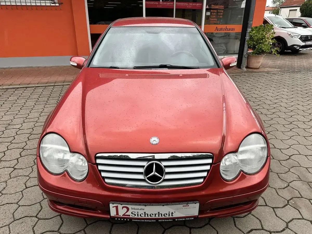 Gebraucht Mercedes C180 129 PS (94 kW) 2001 Rot Coupé