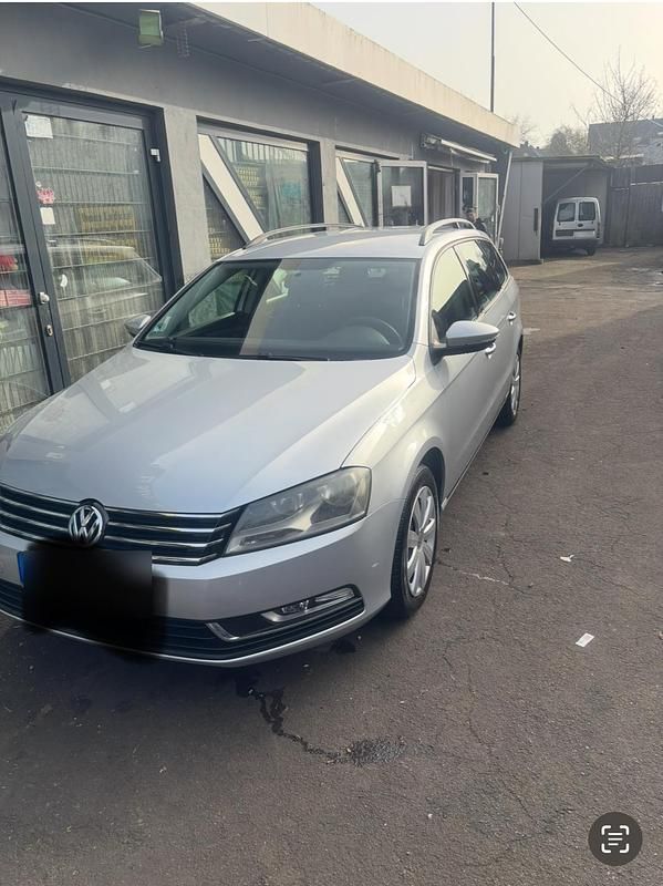 Gebraucht VW Passat 122 PS (89 kW) 2011 Grau Kombi