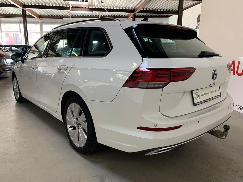 Gebraucht VW Golf VIII Style 150 PS (110 kW) 2021 Weiß Limousine