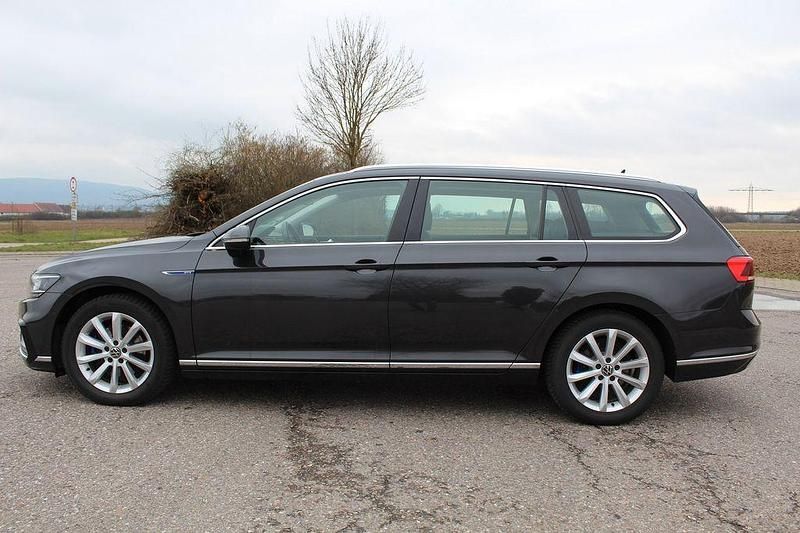 Gebraucht VW Passat GTE 156 PS (114 kW) 2021 Grau Kombi