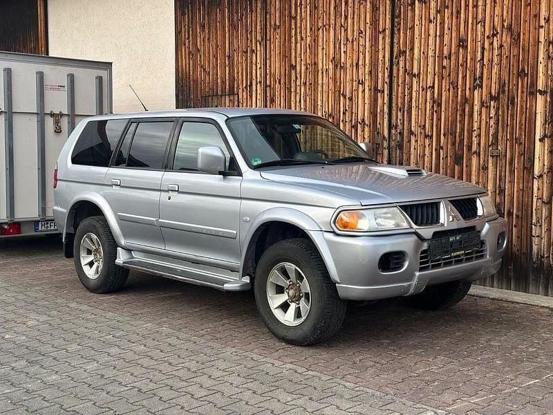 Silber Gebraucht 2006 Mitsubishi Pajero Sport Intense SUV | 4.990 € - Bild 1/4