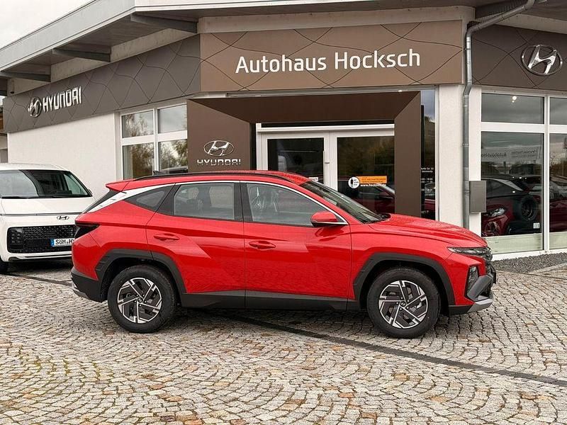 Neu Hyundai Tucson Select 160 PS (117 kW) 2025 Rot SUV