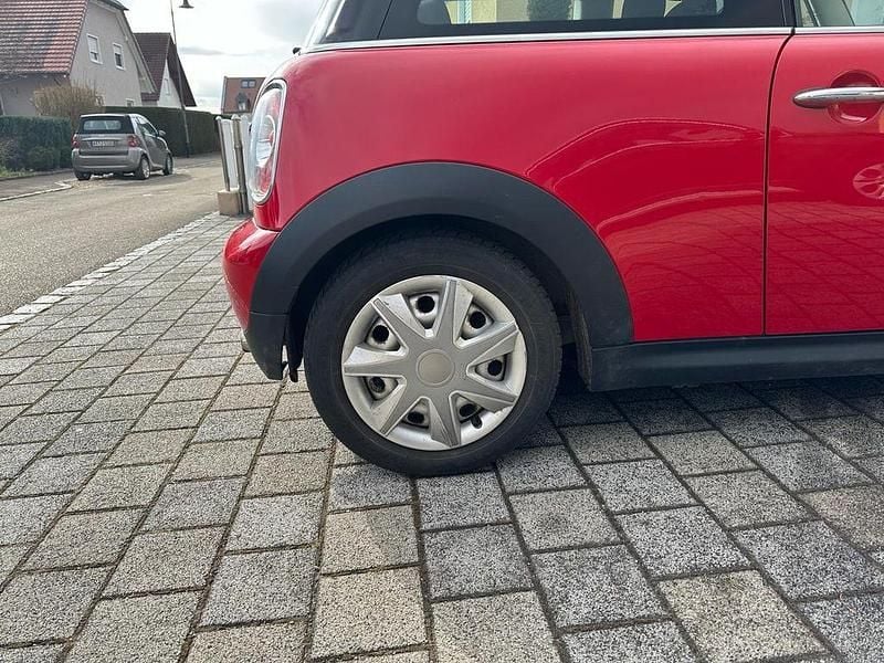 Gebraucht Mini Cooper 122 PS (89 kW) 2010 Rot Kleinwagen
