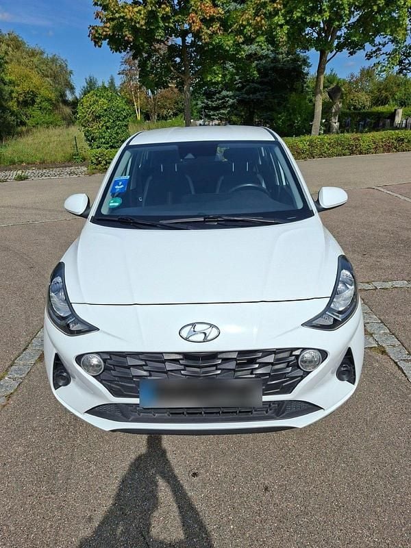 Gebraucht Hyundai i10 Select 67 PS (49 kW) 2020 Weiß Kleinwagen