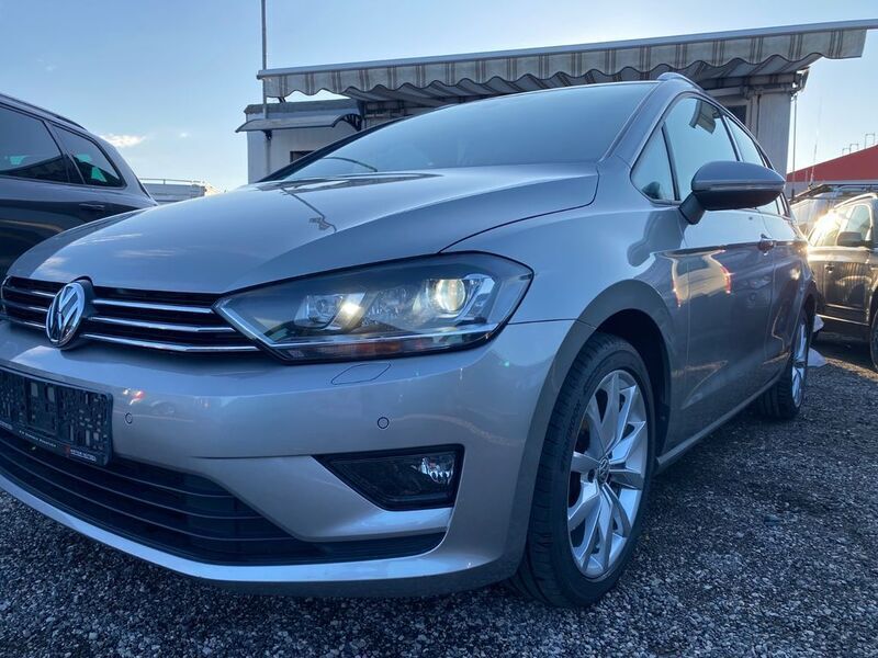 Silber Gebraucht 2016 VW Golf Sportsvan Comfortline Van / Kleinbus | 10.900 € (Guter Preis) - Bild 1/4