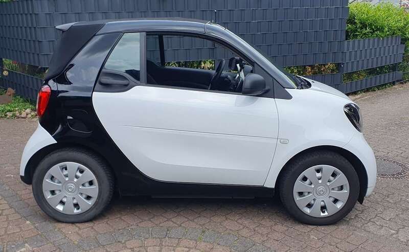 Weiß Gebraucht 2019 Smart ForTwo Cabrio Basis Cabrio | 13.000 € (Superpreis) - Bild 1/4
