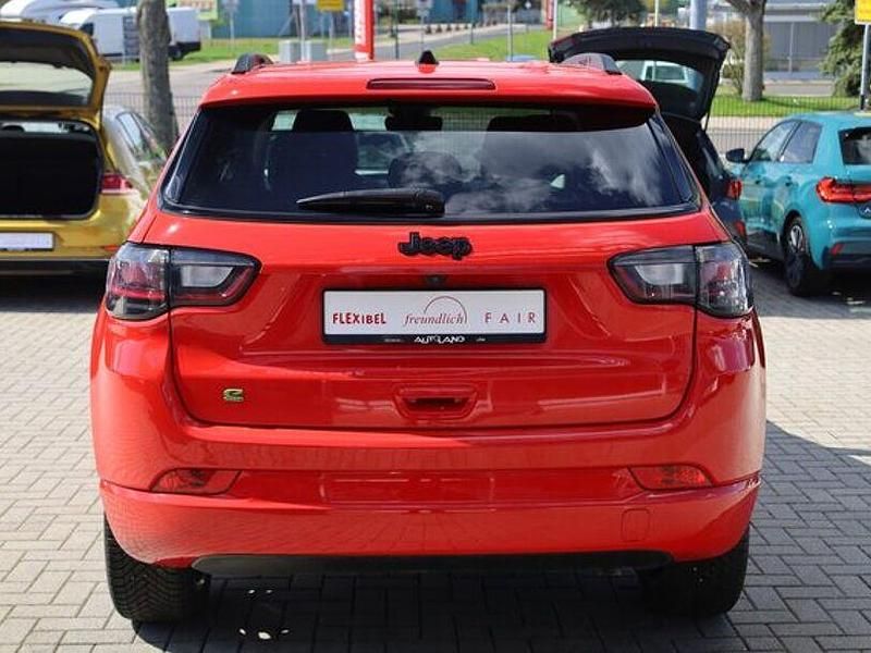 Second-hand Jeep Compass 131 CP (96 kW) 2024 Roșu SUV