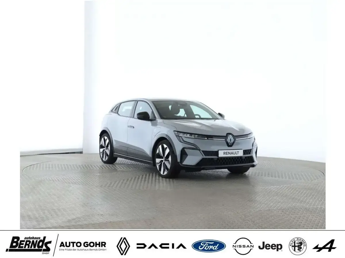 Używany Renault Megane E-Tech Equilibre 96 kW (131 KM) 2023 Szary Sedan/Limuzyna