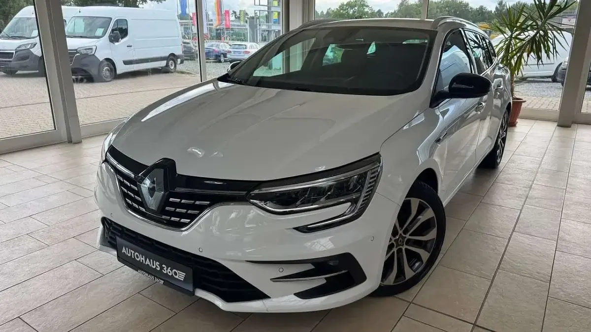 Gebraucht Renault Mégane GrandTour 140 PS (102 kW) 2024 Weiß Kombi