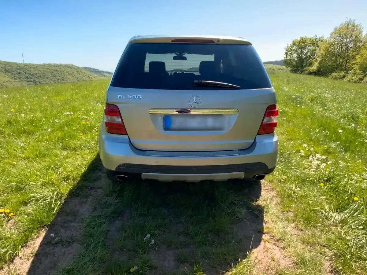 Używany Mercedes ML500 306 KM (225 kW) 2006 Srebrny SUV