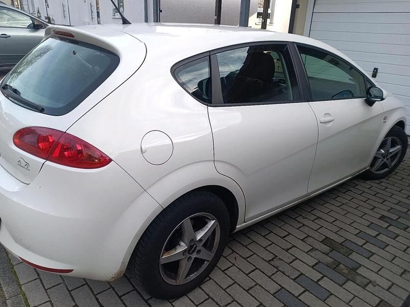 Gebraucht Seat Leon 125 PS (91 kW) 2009 Weiß Limousine