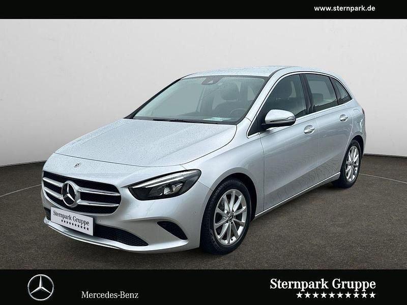 Silber Gebraucht 2019 Mercedes B180 Progressive Van / Kleinbus | 21.890 € (Guter Preis) - Bild 1/4